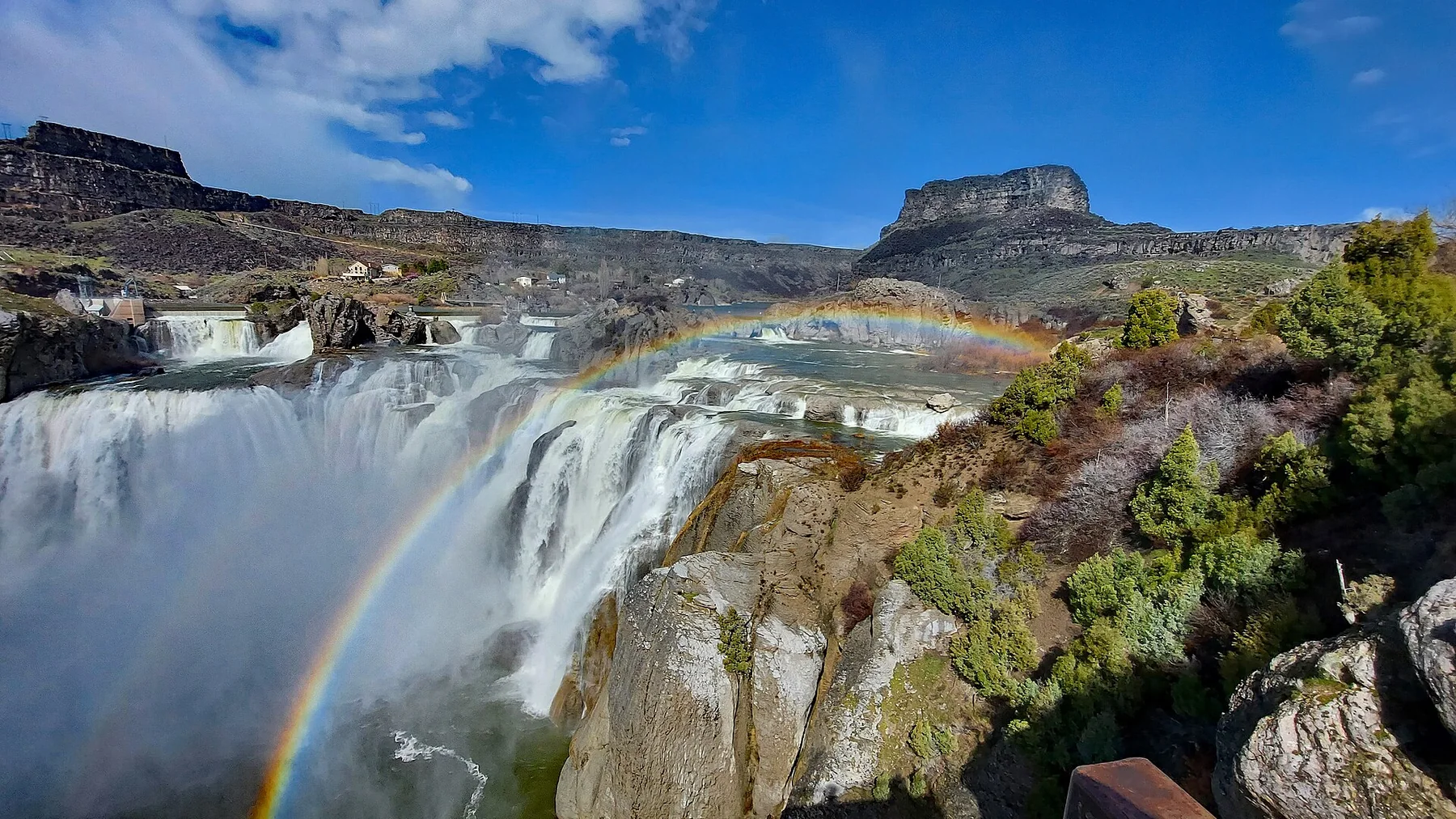 Shoshone Falls and rainbow near Twin Falls, Idaho Shoshone Falls and rainbow near Twin Falls, Idaho